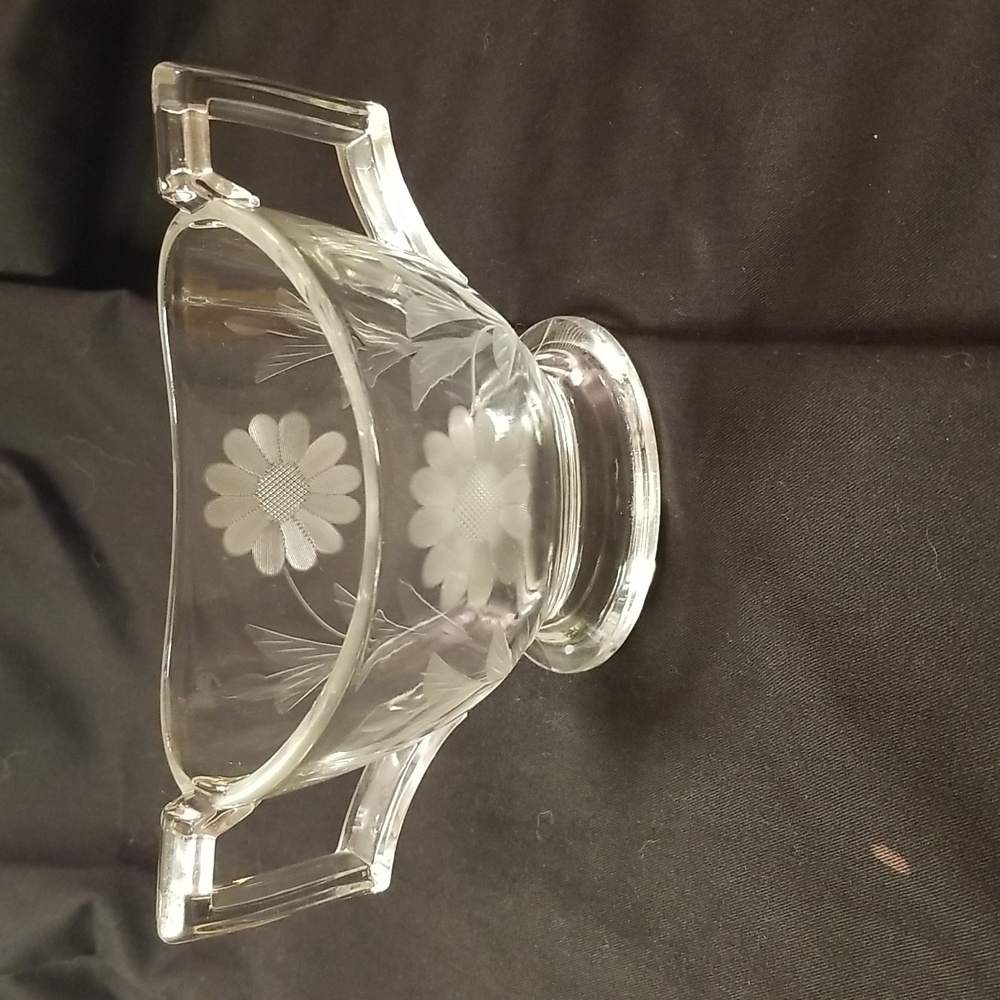 Vintage Heisey Etched glass sugar and cream set - Picture 4 of 15